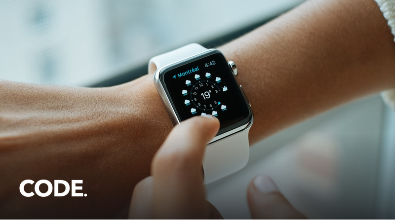 手首に装着されたスマートウォッチ（Google「Pixel Watch 5」の日本発売と価格改定を伝える記事のイメージ）
