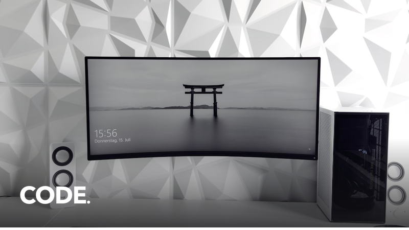 デスクに設置された液晶モニターのイメージ（ONPU プレミアムビューモニター3機種の記事）